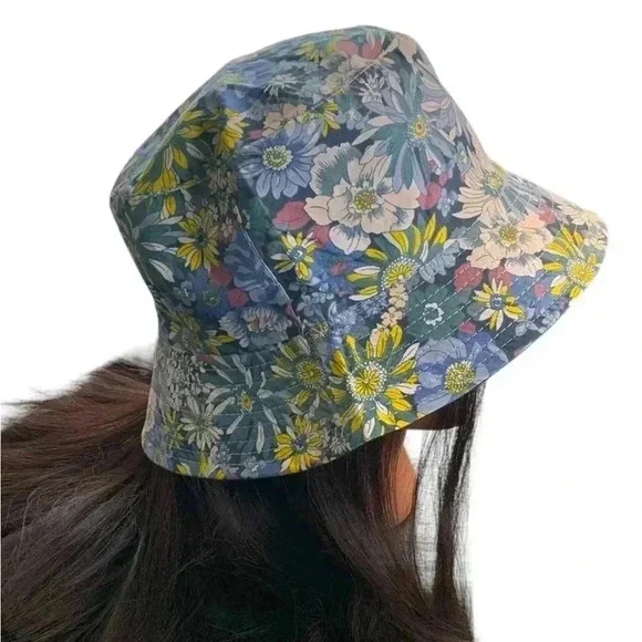 Boutique Handcrafted OSFM Multi-Colored Flirty Floral Zinnias Bucket Hat Beach - Picture 3 of 7